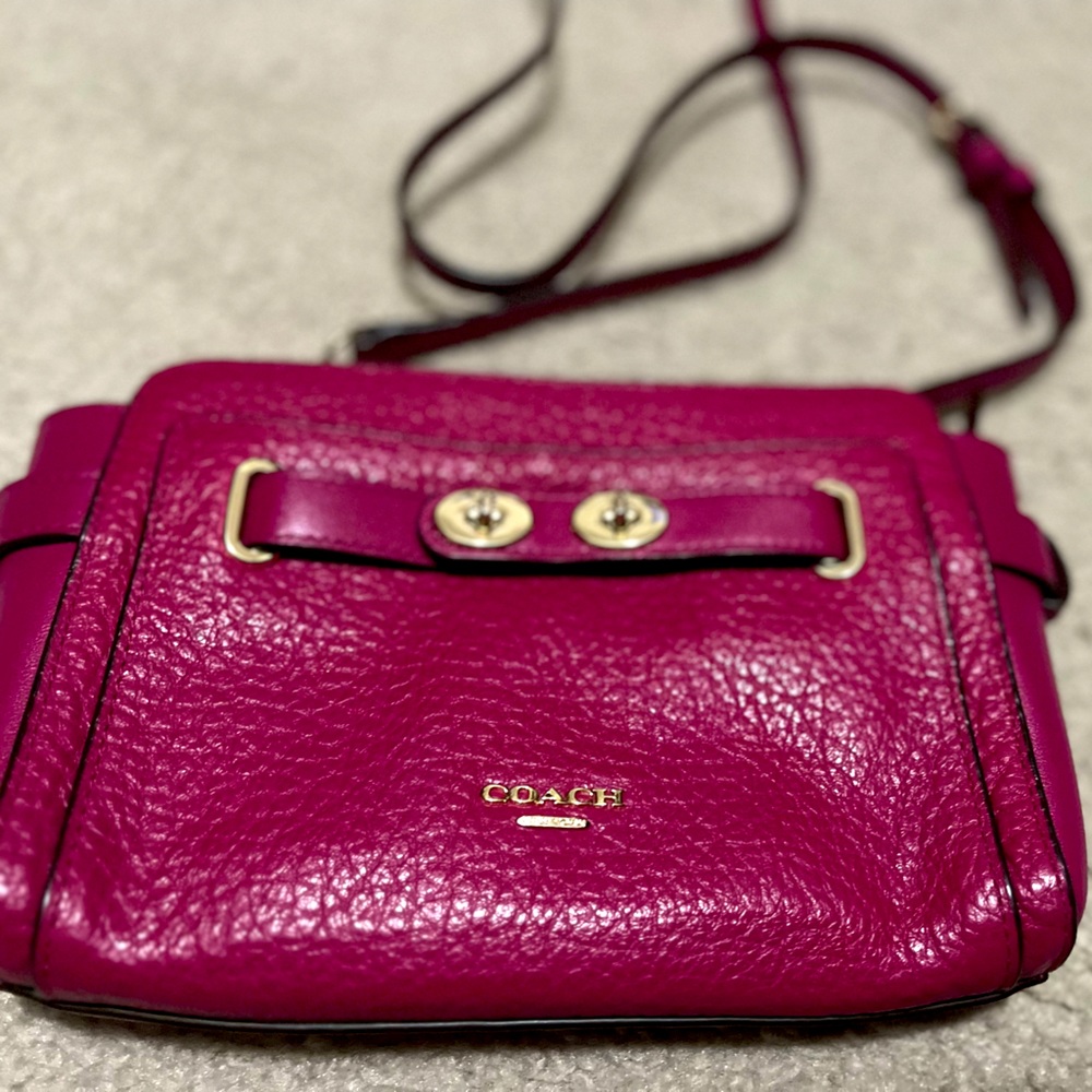 Coach leather crossbody in pink